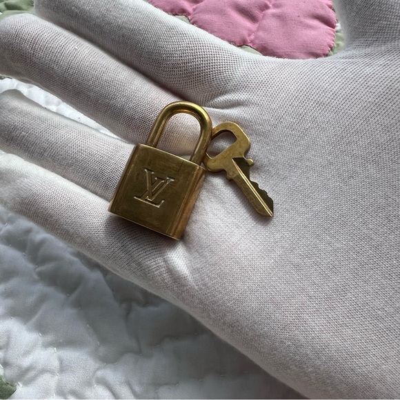 Louis Vuitton Brass Lock and Key 321 - Picture 12 of 16